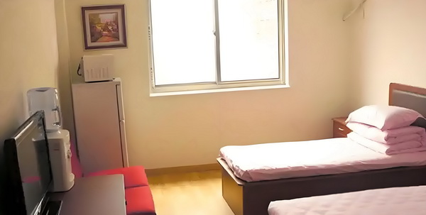深圳申请入户口的条件_冯骥荐电影南京照相馆:没有抒情只有血的事实 高毒性特其本征具有身也